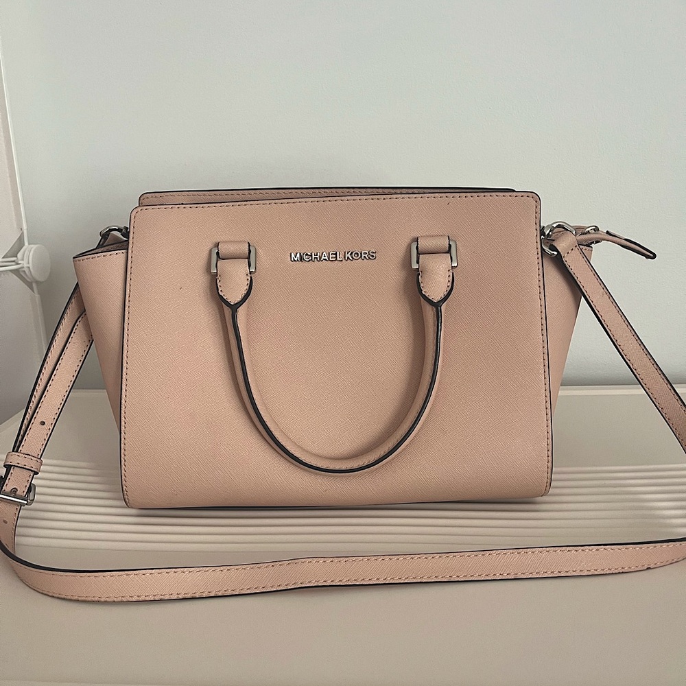 Michael Kors Selma light pink leather handbag